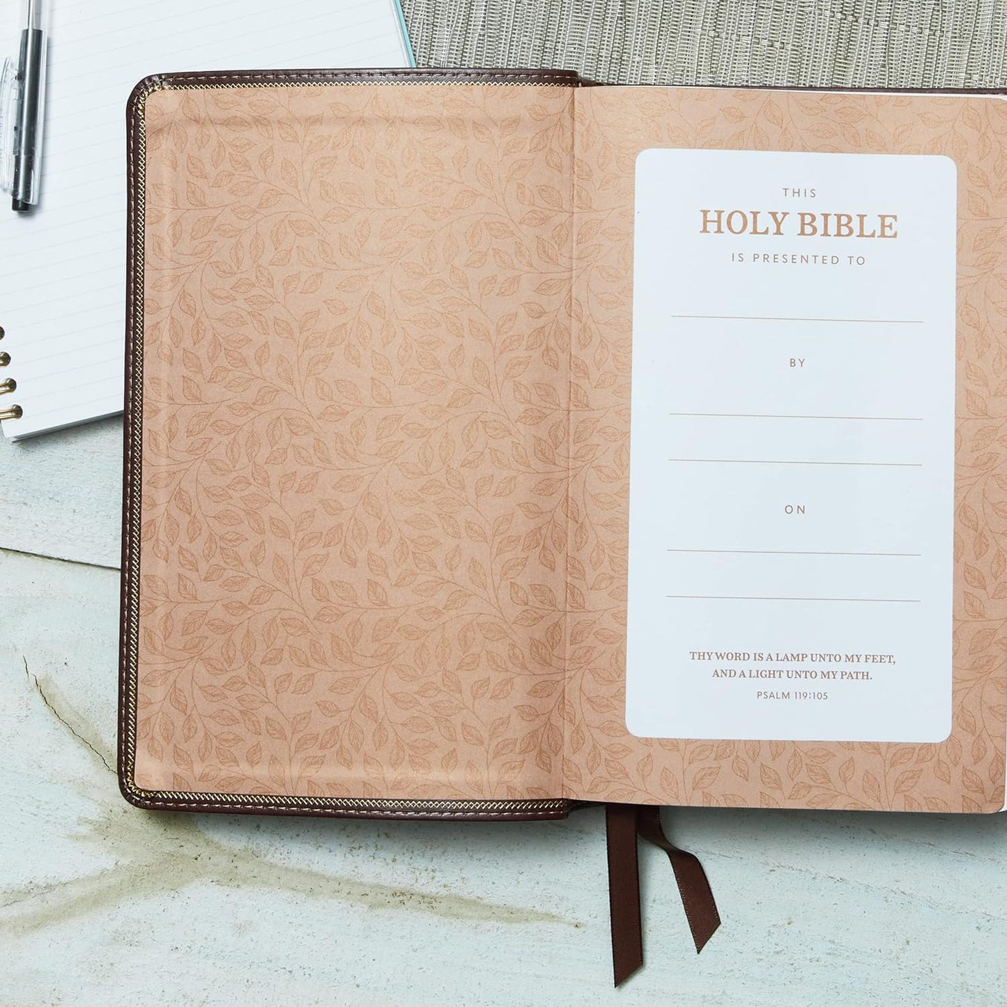 KJV Holy Bible: Personal Size Giant Print with 43,000 Cross References, Black Bonded Leather, Red Letter, Comfort Print: King James Version